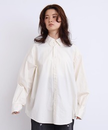 I am I in fact...（アイアムアイインファクト）の「数字刺繍 BIGシャツ（シャツ/ブラウス）」