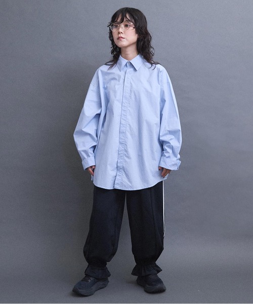 I am I in fact...（アイアムアイインファクト）の「数字刺繍 BIGシャツ（シャツ/ブラウス・レディース・サックスブルー/オフホワイト・FREE）」の16枚目の写真