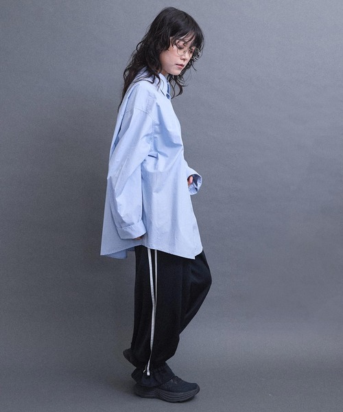 I am I in fact...（アイアムアイインファクト）の「数字刺繍 BIGシャツ（シャツ/ブラウス・レディース・サックスブルー/オフホワイト・FREE）」の22枚目の写真