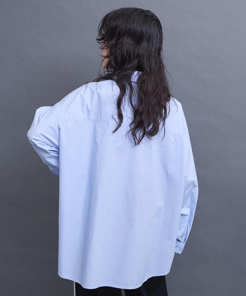 I am I in fact...（アイアムアイインファクト）の「数字刺繍 BIGシャツ（シャツ/ブラウス・レディース・サックスブルー/オフホワイト・FREE）」の4枚目の写真