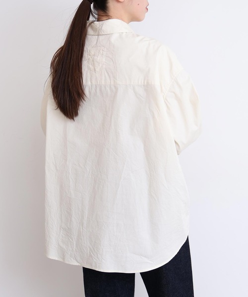 I am I in fact...（アイアムアイインファクト）の「数字刺繍 BIGシャツ（シャツ/ブラウス・レディース・サックスブルー/オフホワイト・FREE）」の12枚目の写真