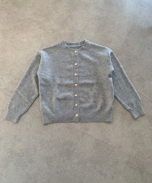 SHEPP(シープ)の「【5色展開】ゴールドハートボタンクルーネックカーディガン(カーディガン/ボレロ・レディース・ホワイト/グレー/ブラック/グリーン/ピンク・F)」の12枚目の写真
