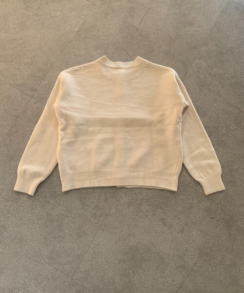 SHEPP(シープ)の「【5色展開】ゴールドハートボタンクルーネックカーディガン(カーディガン/ボレロ・レディース・ホワイト/グレー/ブラック/グリーン/ピンク・F)」の17枚目の写真
