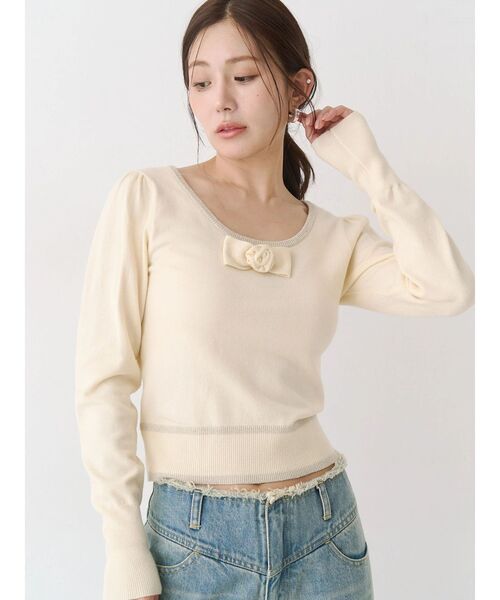 CALNAMUR（カルナムール）の「コサージュリボンコンパクトニット（ニット/セーター・レディース・グレー/ネイビー/イエロー・FREE）」の9枚目の写真