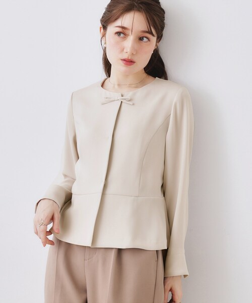 couture brooch(クチュールブローチ)の「【ハレの日・通勤】リボンデザイン ペプラムブラウス(シャツ/ブラウス・レディース・ネイビー/ナチュラル・42/40/38/36)」の6枚目の写真