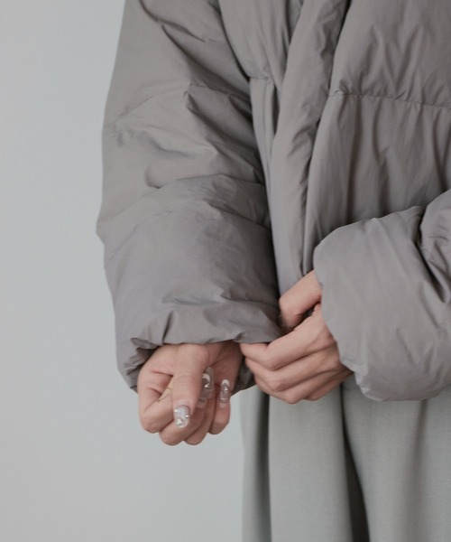 Chick（チック）の「【フード取り外し可能２WAY】フードショートダウンジャケット ／ 2WAY hoodie short down jacket（ダウンジャケット/コート・レディース・ブラック/アイボリー/グレー・FREE）」の10枚目の写真