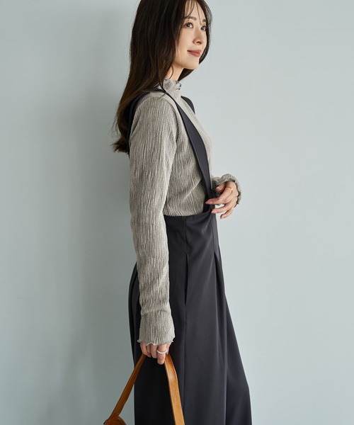 STYLE DELI(スタイルデリ)の「楊柳ベロア端っこメロウトップス(Tシャツ/カットソー・レディース・ブラック/グレイッシュベージュ/オフホワイト・FREE)」の9枚目の写真