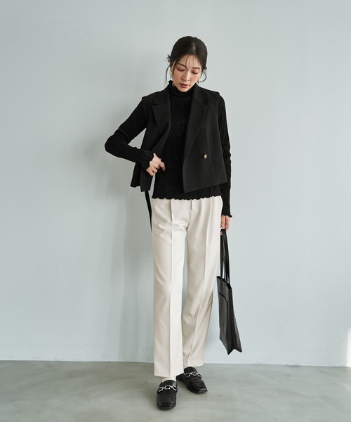 STYLE DELI(スタイルデリ)の「楊柳ベロア端っこメロウトップス(Tシャツ/カットソー・レディース・ブラック/グレイッシュベージュ/オフホワイト・FREE)」の12枚目の写真
