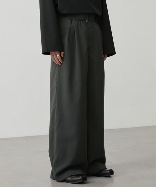 CALLNE(カルネ)の「【CALLNE】 High-twist Linen-like Wide Straight Slacks / 強撚リネンライクワイドストレートスラックス(吸水速乾、UVカット、イージーケア)(スラックス・メンズ・ライトグレー/チャコールグレー・M/L)」の6枚目の写真