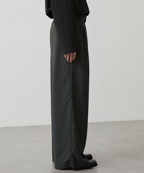CALLNE(カルネ)の「【CALLNE】 High-twist Linen-like Wide Straight Slacks / 強撚リネンライクワイドストレートスラックス(吸水速乾、UVカット、イージーケア)(スラックス・メンズ・ライトグレー/チャコールグレー・M/L)」の7枚目の写真