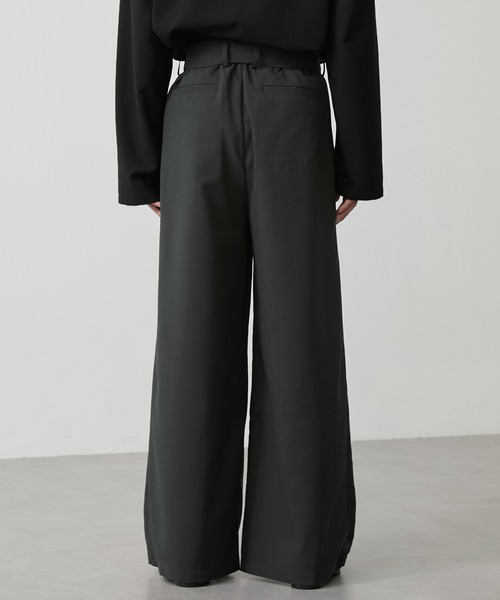 CALLNE(カルネ)の「【CALLNE】 High-twist Linen-like Wide Straight Slacks / 強撚リネンライクワイドストレートスラックス(吸水速乾、UVカット、イージーケア)(スラックス・メンズ・ライトグレー/チャコールグレー・M/L)」の13枚目の写真