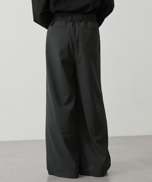 CALLNE(カルネ)の「【CALLNE】 High-twist Linen-like Wide Straight Slacks / 強撚リネンライクワイドストレートスラックス(吸水速乾、UVカット、イージーケア)(スラックス・メンズ・ライトグレー/チャコールグレー・M/L)」の14枚目の写真