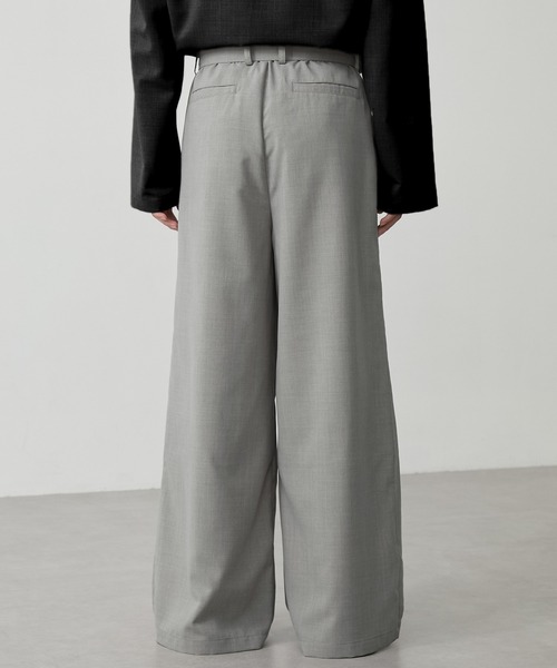 CALLNE(カルネ)の「【CALLNE】 High-twist Linen-like Wide Straight Slacks / 強撚リネンライクワイドストレートスラックス(吸水速乾、UVカット、イージーケア)(スラックス・メンズ・ライトグレー/チャコールグレー・M/L)」の17枚目の写真