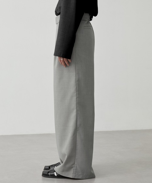 CALLNE(カルネ)の「【CALLNE】 High-twist Linen-like Wide Straight Slacks / 強撚リネンライクワイドストレートスラックス(吸水速乾、UVカット、イージーケア)(スラックス・メンズ・ライトグレー/チャコールグレー・M/L)」の19枚目の写真
