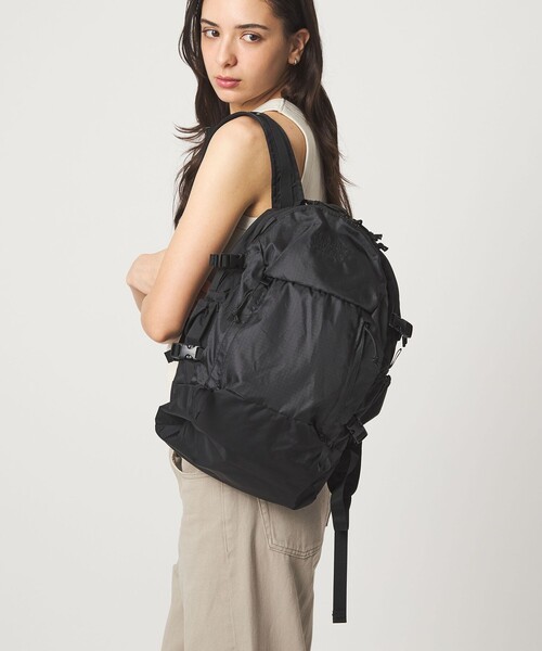 FREDRIK PACKERS(フレドリックパッカーズ)の「【一部別注カラー】<FREDRIK PACKERS>QUEST PACK デイパック / リュック(バックパック/リュック・レディース・ダークブラウン/ブラック・FREE)」の1枚目の写真