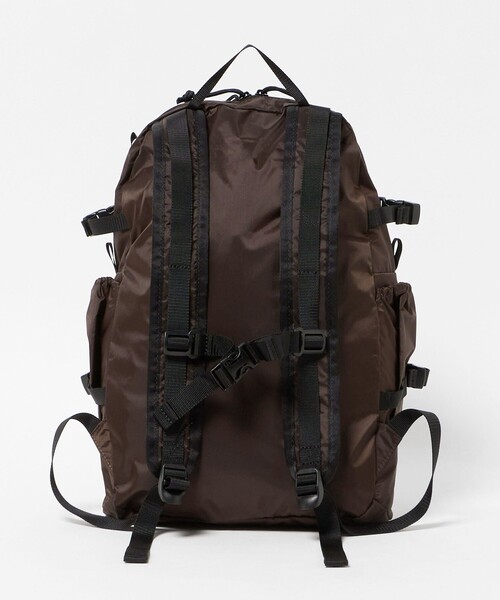 FREDRIK PACKERS(フレドリックパッカーズ)の「【一部別注カラー】<FREDRIK PACKERS>QUEST PACK デイパック / リュック(バックパック/リュック・レディース・ダークブラウン/ブラック・FREE)」の4枚目の写真