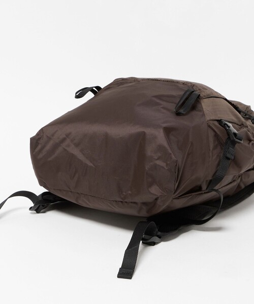 FREDRIK PACKERS(フレドリックパッカーズ)の「【一部別注カラー】<FREDRIK PACKERS>QUEST PACK デイパック / リュック(バックパック/リュック・レディース・ダークブラウン/ブラック・FREE)」の7枚目の写真