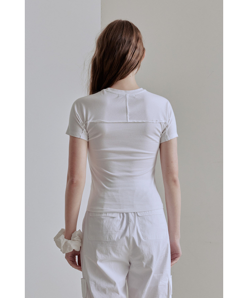AFTERHOURS(アフターアワーズ)の「RAW CUT LINE HALF TOP (WHITE)(Tシャツ/カットソー・レディース・その他・FREE)」の3枚目の写真