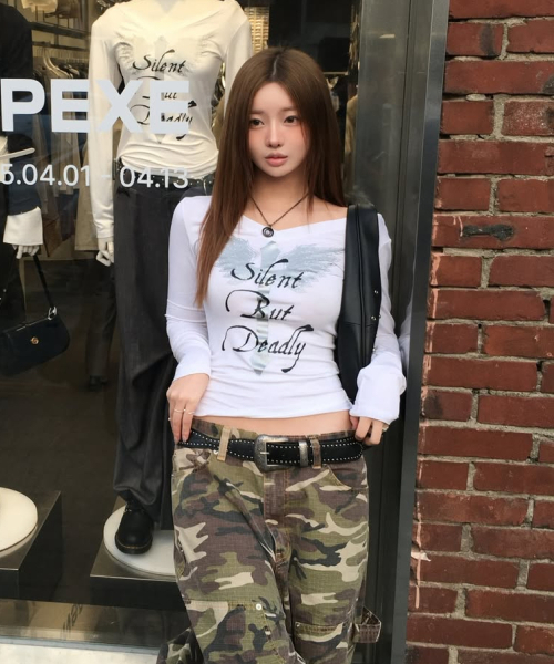 SETUP-EXE(セットアップイーエックスイー)の「V-NECK CROSS TOP / WHITE(Tシャツ/カットソー・レディース・その他・ONE SIZE)」の1枚目の写真