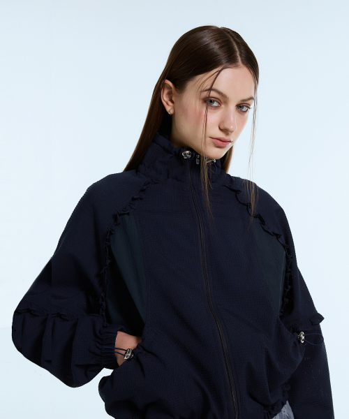 LARTIGENT(ラーティゼン)の「L11 FRILL WINDBREAKER(NAVY)(ナイロンジャケット・レディース・その他・FREE)」の3枚目の写真