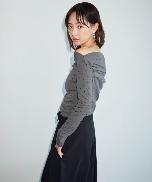 krahe（クレーエ）の「ドット柄ドレープオフショルカットソー（Tシャツ/カットソー・レディース・チャコールグレー/オフホワイト/グレー/ブラック・FREE）」の20枚目の写真