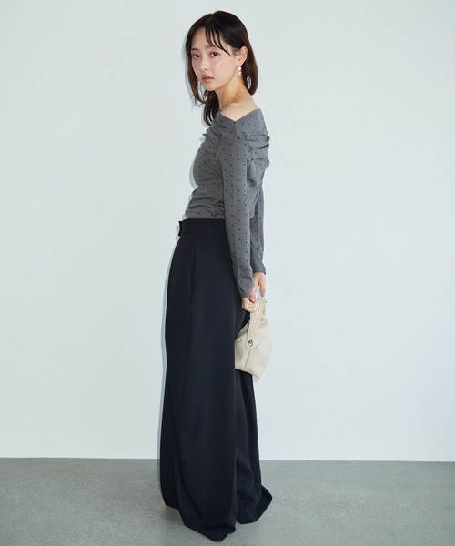 krahe（クレーエ）の「ドット柄ドレープオフショルカットソー（Tシャツ/カットソー・レディース・チャコールグレー/オフホワイト/グレー/ブラック・FREE）」の18枚目の写真
