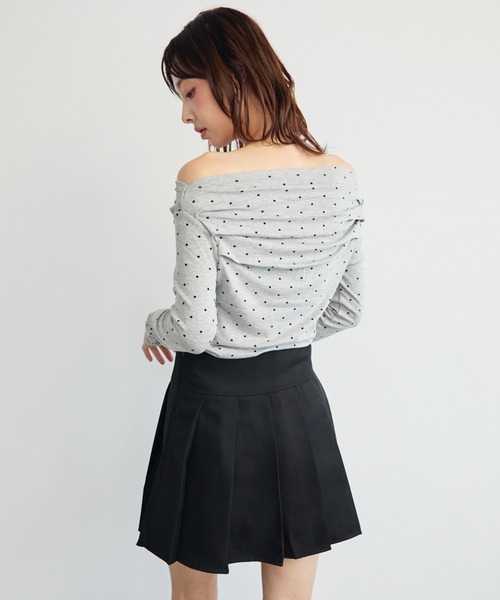 krahe（クレーエ）の「ドット柄ドレープオフショルカットソー（Tシャツ/カットソー・レディース・チャコールグレー/オフホワイト/グレー/ブラック・FREE）」の7枚目の写真