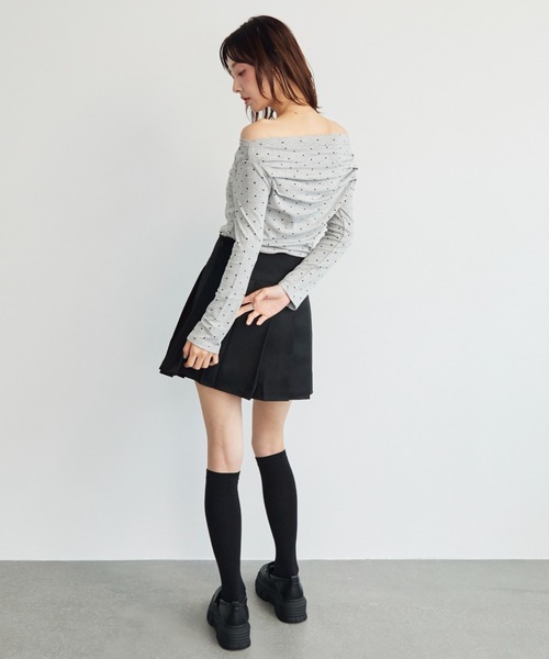 krahe（クレーエ）の「ドット柄ドレープオフショルカットソー（Tシャツ/カットソー・レディース・チャコールグレー/オフホワイト/グレー/ブラック・FREE）」の11枚目の写真