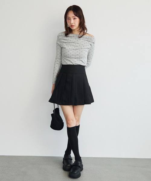 krahe（クレーエ）の「ドット柄ドレープオフショルカットソー（Tシャツ/カットソー・レディース・チャコールグレー/オフホワイト/グレー/ブラック・FREE）」の8枚目の写真