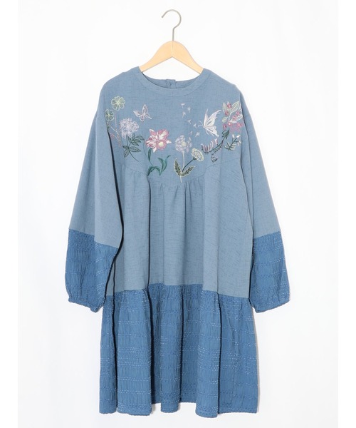 ScoLar（スカラー）の「561207：花蝶刺繍シャーリング生地ティアード風ワンピース（ワンピース・レディース・ブラック/グリーン/ブルー・M）」の3枚目の写真