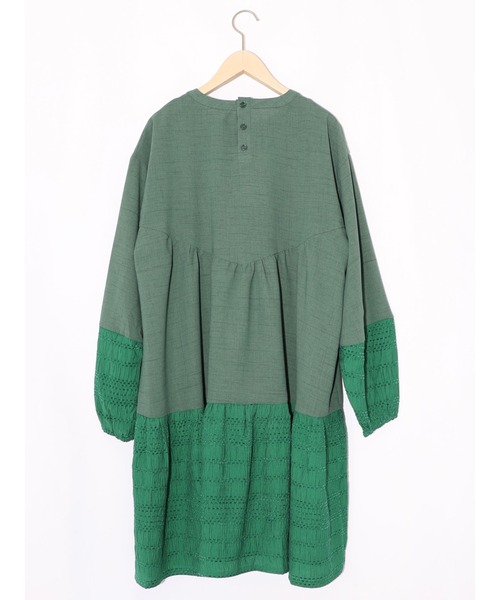 ScoLar（スカラー）の「561207：花蝶刺繍シャーリング生地ティアード風ワンピース（ワンピース・レディース・ブラック/グリーン/ブルー・M）」の18枚目の写真