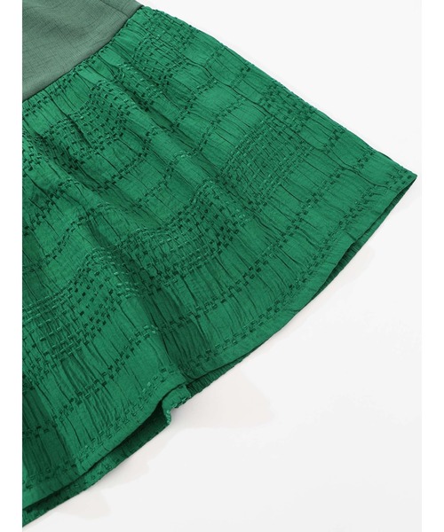 ScoLar（スカラー）の「561207：花蝶刺繍シャーリング生地ティアード風ワンピース（ワンピース・レディース・ブラック/グリーン/ブルー・M）」の21枚目の写真