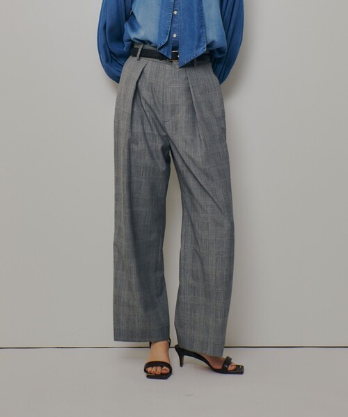 allureville(アルアバイル)の「ディープタックチェックパンツ(スラックス・レディース・ブラウン系その他/ブラック系その他・1/2)」の1枚目の写真