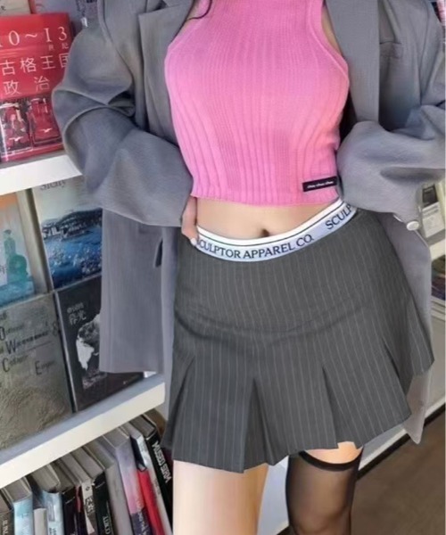 kirakiraShop(キラキラショップ)の「レイヤード風ウエストで、今っぽく。レイヤード風 ストライプ プリーツ ミニスカート(スカート・レディース・グレー/ブラック・S/M/L)」の13枚目の写真