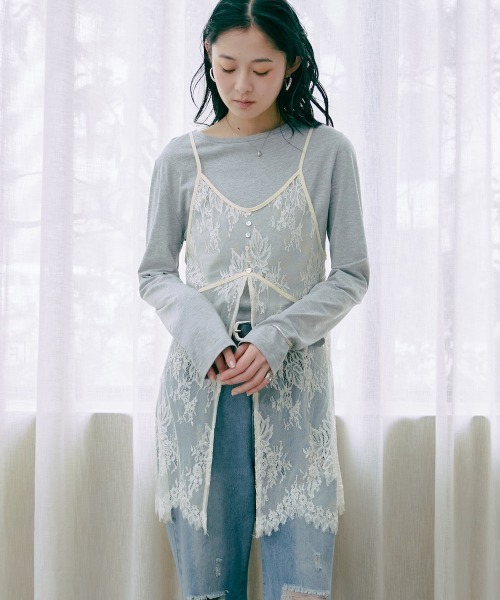 Bab(バブ)の「【セットアイテム】レースビスチェ+カットソーSET(Tシャツ/カットソー・レディース・オフホワイト/杢グレー/チャコールグレー・FREE)」の1枚目の写真