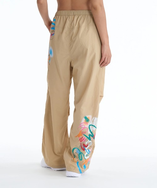ROXY(ロキシー)の「ROXY ウィメンズ FITNESS FEEL THE SPARK PANTS ロングパンツ 【2026年春夏モデル】/ロキシーナイロンペインターパンツ(その他パンツ・レディース・ブラック/ベージュ/カーキ・SMALL/MEDIUM/LARGE)」の15枚目の写真