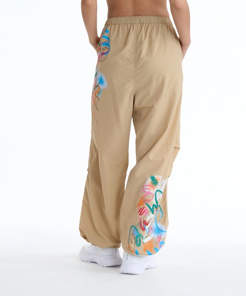 ROXY(ロキシー)の「ROXY ウィメンズ FITNESS FEEL THE SPARK PANTS ロングパンツ 【2026年春夏モデル】/ロキシーナイロンペインターパンツ(その他パンツ・レディース・ブラック/ベージュ/カーキ・SMALL/MEDIUM/LARGE)」の18枚目の写真