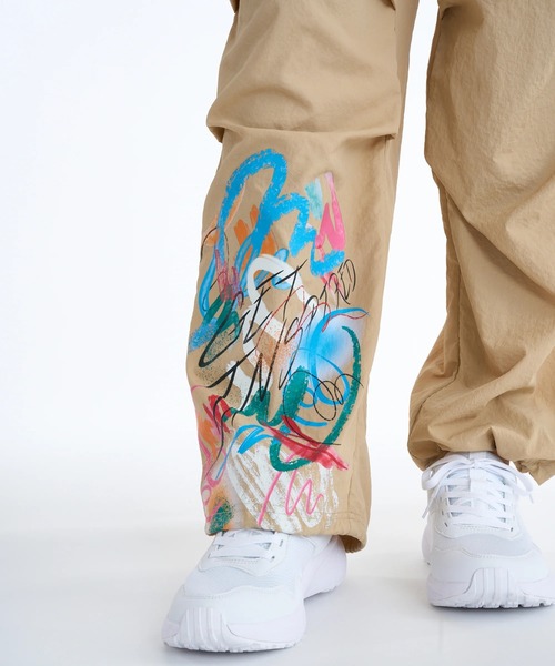 ROXY(ロキシー)の「ROXY ウィメンズ FITNESS FEEL THE SPARK PANTS ロングパンツ 【2026年春夏モデル】/ロキシーナイロンペインターパンツ(その他パンツ・レディース・ブラック/ベージュ/カーキ・SMALL/MEDIUM/LARGE)」の10枚目の写真