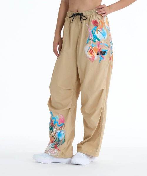 ROXY(ロキシー)の「ROXY ウィメンズ FITNESS FEEL THE SPARK PANTS ロングパンツ 【2026年春夏モデル】/ロキシーナイロンペインターパンツ(その他パンツ・レディース・ブラック/ベージュ/カーキ・SMALL/MEDIUM/LARGE)」の19枚目の写真