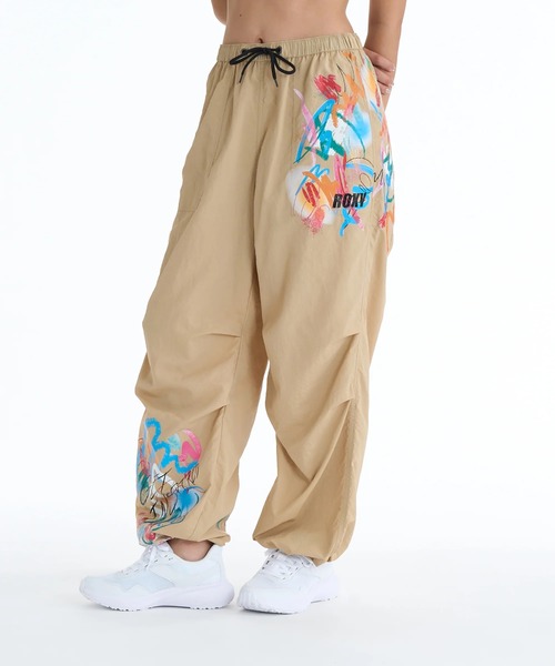 ROXY(ロキシー)の「ROXY ウィメンズ FITNESS FEEL THE SPARK PANTS ロングパンツ 【2026年春夏モデル】/ロキシーナイロンペインターパンツ(その他パンツ・レディース・ブラック/ベージュ/カーキ・SMALL/MEDIUM/LARGE)」の13枚目の写真