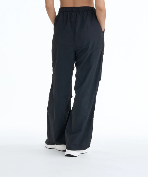 ROXY(ロキシー)の「ROXY ウィメンズ FITNESS FEEL THE SPARK PANTS ロングパンツ 【2026年春夏モデル】/ロキシーナイロンペインターパンツ(その他パンツ・レディース・ブラック/ベージュ/カーキ・SMALL/MEDIUM/LARGE)」の12枚目の写真