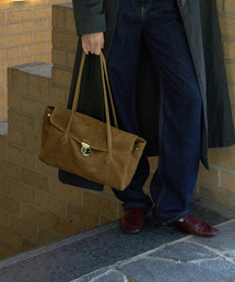 TUETTOI（トゥエトゥア）の「ローバーバッグキャメルブラウン（ショルダーバッグ）」