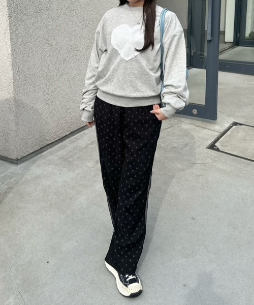 nemne store(ネンネストア)の「ハートチュール裏毛スウェット(スウェット・レディース・ネイビー/杢グレー・SMALL/MEDIUM)」の3枚目の写真