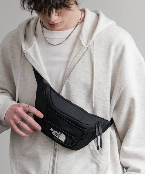 THE NORTH FACE（ザノースフェイス）の「THE NORTH FACE ザ・ノースフェイス JESTER LUMBAR ミニボディバッグ（ボディバッグ/ウエストポーチ・メンズ・ブラック/ホワイト・FREE）」の11枚目の写真