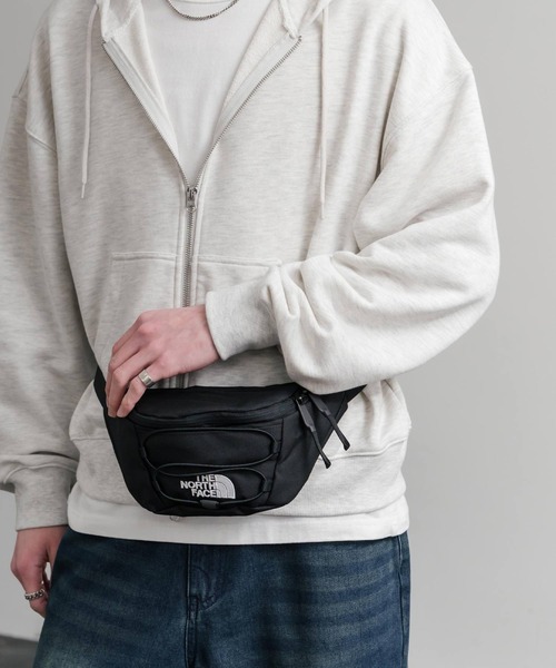THE NORTH FACE（ザノースフェイス）の「THE NORTH FACE ザ・ノースフェイス JESTER LUMBAR ミニボディバッグ（ボディバッグ/ウエストポーチ・メンズ・ブラック/ホワイト・FREE）」の15枚目の写真