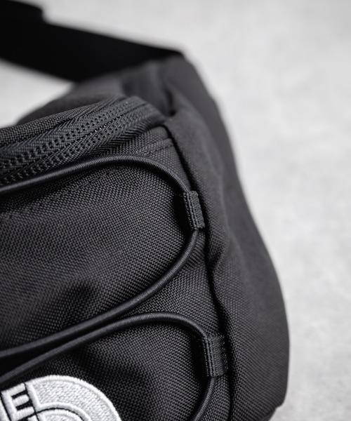 THE NORTH FACE（ザノースフェイス）の「THE NORTH FACE ザ・ノースフェイス JESTER LUMBAR ミニボディバッグ（ボディバッグ/ウエストポーチ・メンズ・ブラック/ホワイト・FREE）」の22枚目の写真