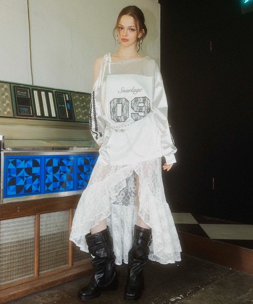 SPIRALGIRL(スパイラルガール)の「ワンショルダーナンバリングレーストップス(Tシャツ/カットソー・レディース・ホワイト/ブラック/ブルー・FREE)」の1枚目の写真