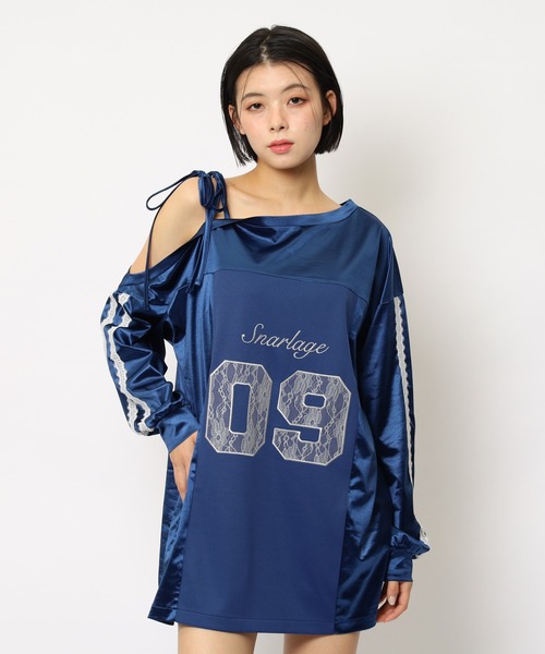 SPIRALGIRL(スパイラルガール)の「ワンショルダーナンバリングレーストップス(Tシャツ/カットソー・レディース・ホワイト/ブラック/ブルー・FREE)」の3枚目の写真