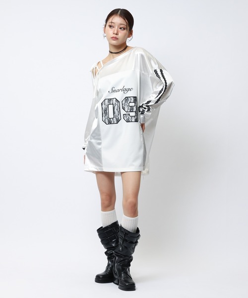 SPIRALGIRL(スパイラルガール)の「ワンショルダーナンバリングレーストップス(Tシャツ/カットソー・レディース・ホワイト/ブラック/ブルー・FREE)」の4枚目の写真