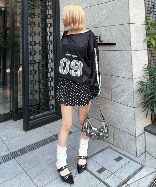 SPIRALGIRL(スパイラルガール)の「ワンショルダーナンバリングレーストップス(Tシャツ/カットソー・レディース・ホワイト/ブラック/ブルー・FREE)」の15枚目の写真